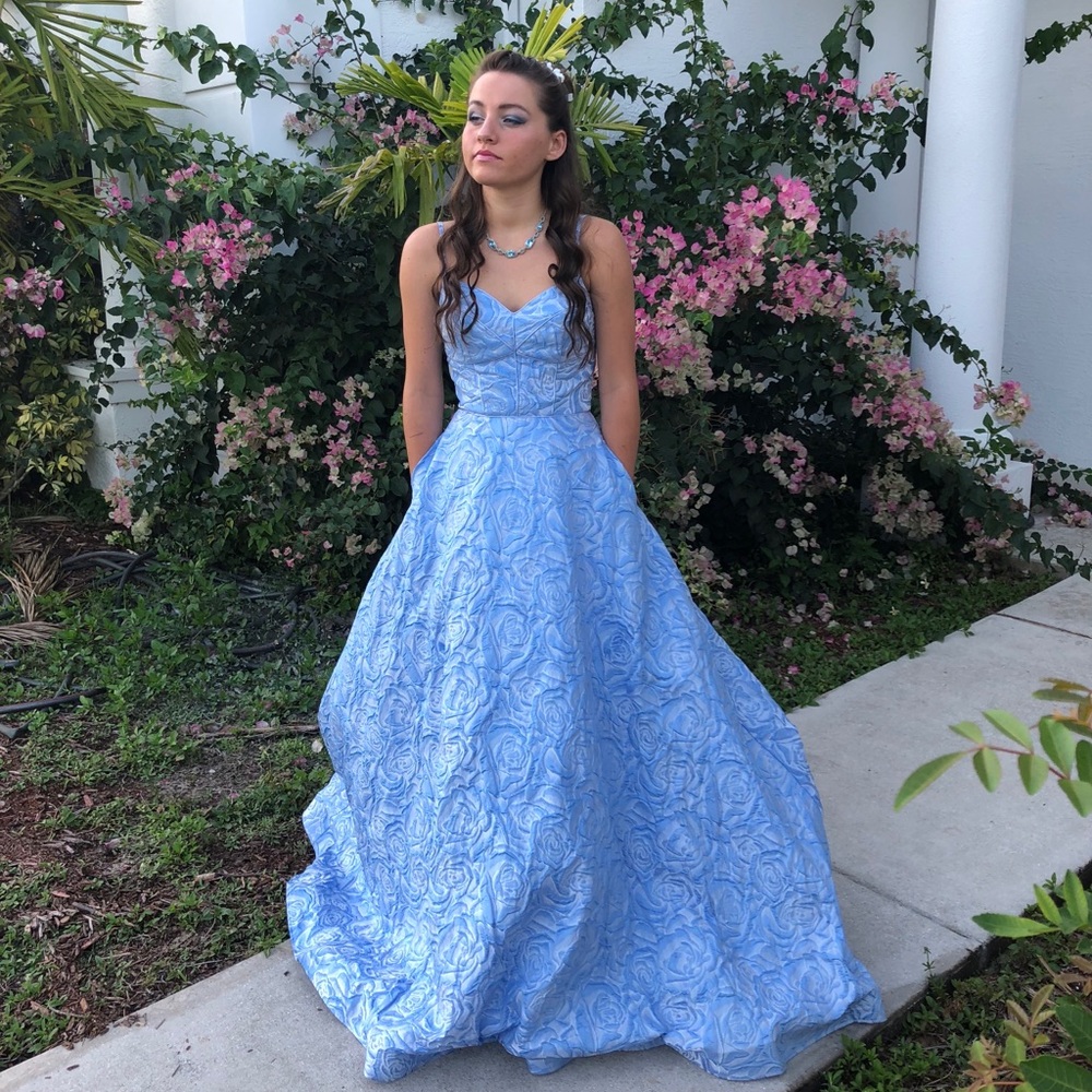 PROM DRESS